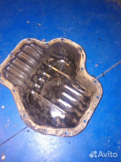 Поддон картер двигателя Toyota Avensis AZT250