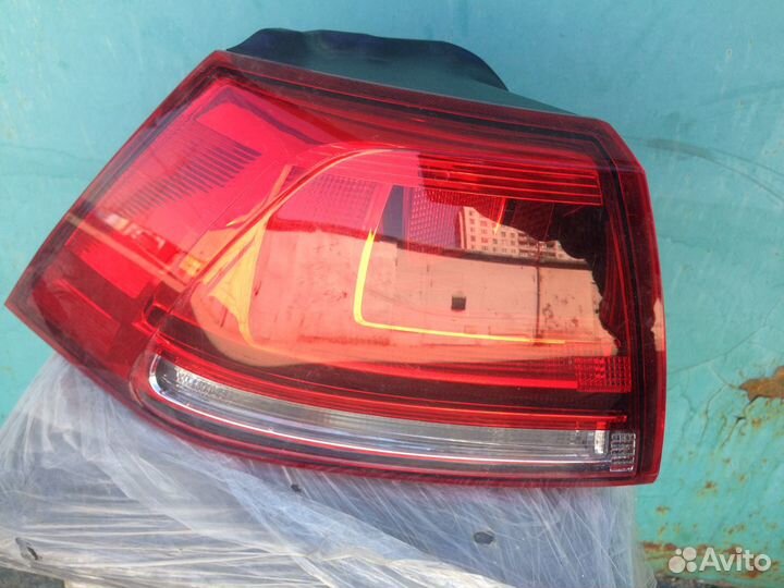 Фонарь задний правый в крыло golf 7