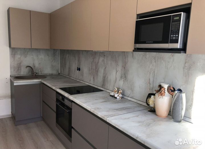 Кухонный гарнитур в стиле минимализм