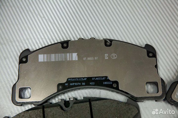 Тормозные колодки Red Porsche Macan GTS