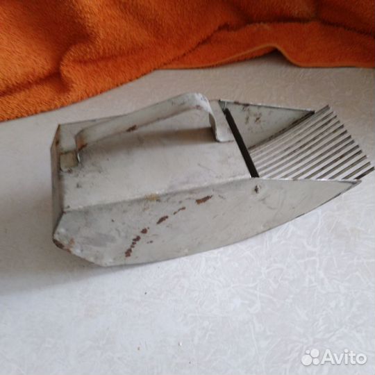 Совок для сбора ягод