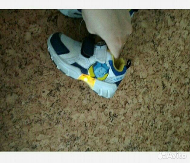 Кроссовки детские
