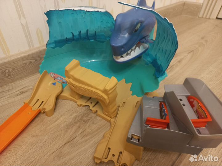 Hot wheels трек акула