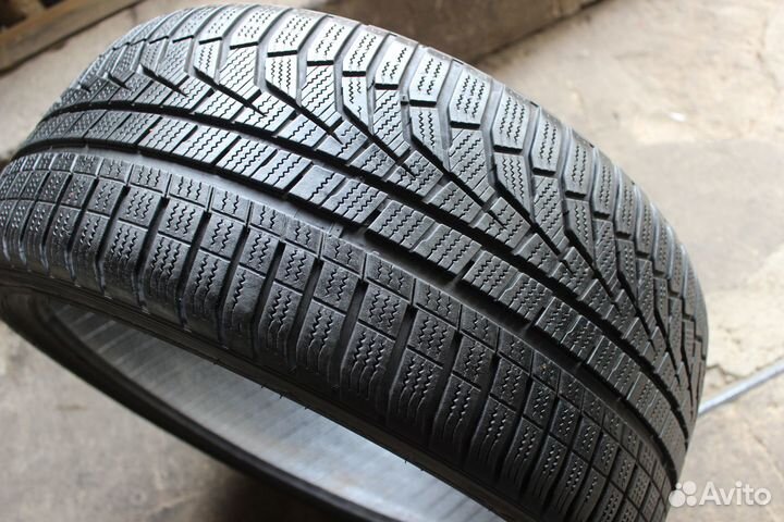 Hankook Winter I'Cept Evo2 W320 235/35 R19 91W