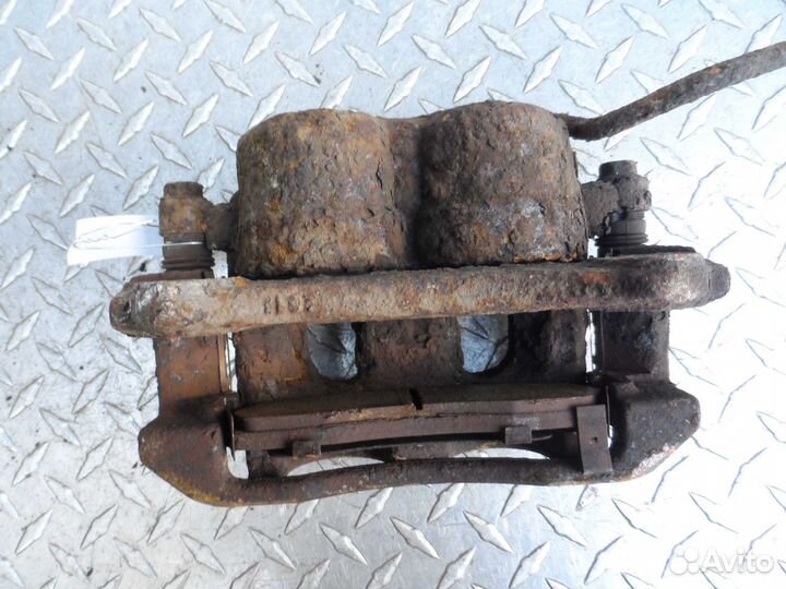 Суппорт передний левый Ford Explorer 3