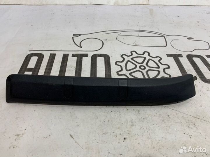 Накладка двери багажника Volkswagen Touareg 7L7