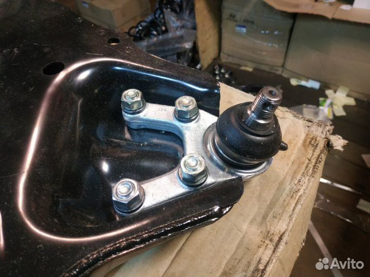 Рычаг подвески нижний передний левый Hyundai