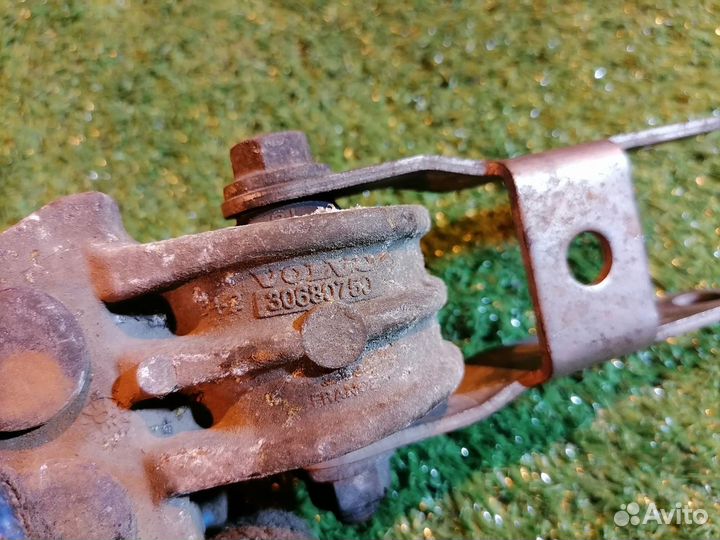 Опора кпп (подушка) 30680750 Volvo S60 V70 XC70 XC