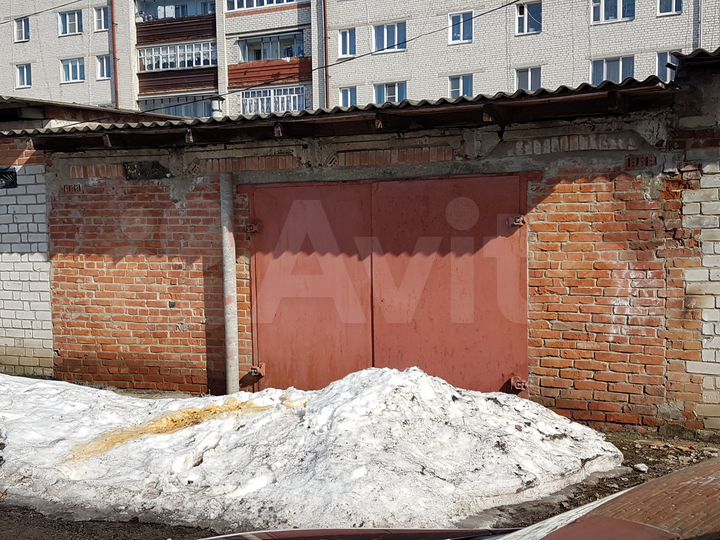 Гараж, > 30 м²