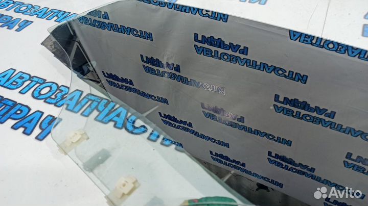 Стекло двери задней правой Kia Rio 3 83421-4X010