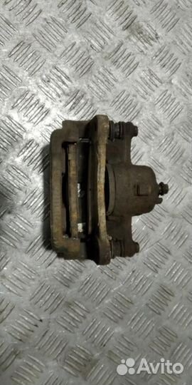 Суппорт передний правый Nissan Micra k11 K11