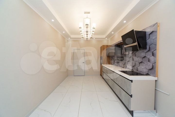 2-к. квартира, 72 м², 6/8 эт.