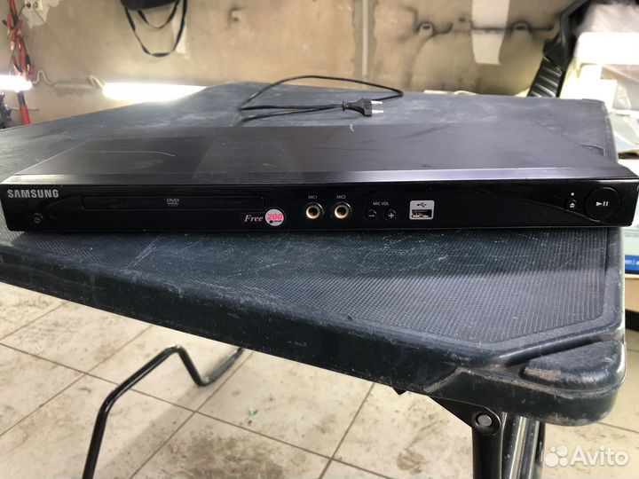 Dvd плеер samsung DVD-P490KD