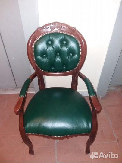 Перетяжка и замена обивки мебели