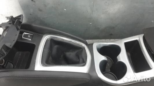 Подлокотник центральный nissan qashqai J11 (DEA17I