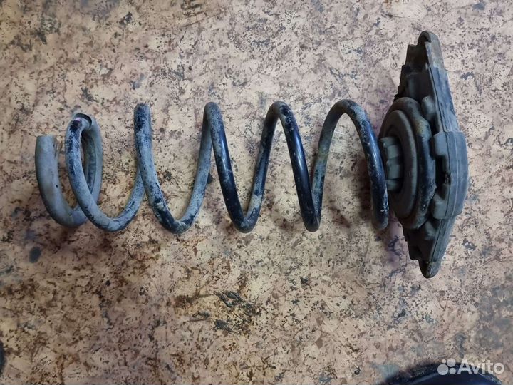 Пружина правая левая Almera classic b10 Алмера кла