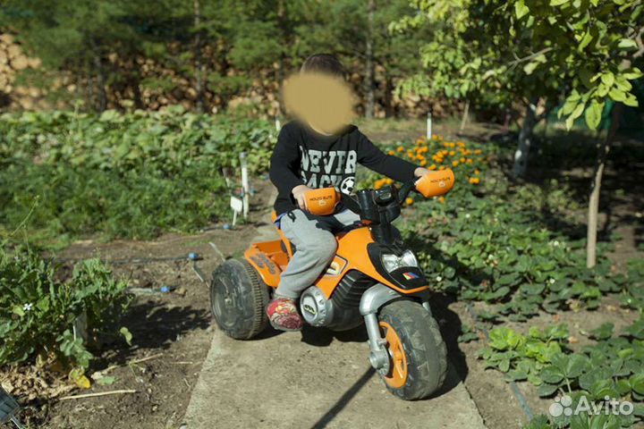 Детский электромобиль