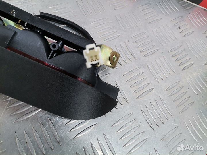 Стоп-сигнал Mitsubishi Space Star 2002 MR361207