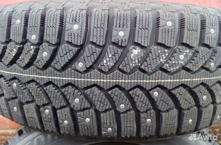 Зимняя резина 225 55 r19 шипованная. Bridgestone Blizzak Spike-01. Bridgestone 215/65 r16. А/Ш Bridgestone Blizzak Spike-01. Резина зимняя трингле tr747.