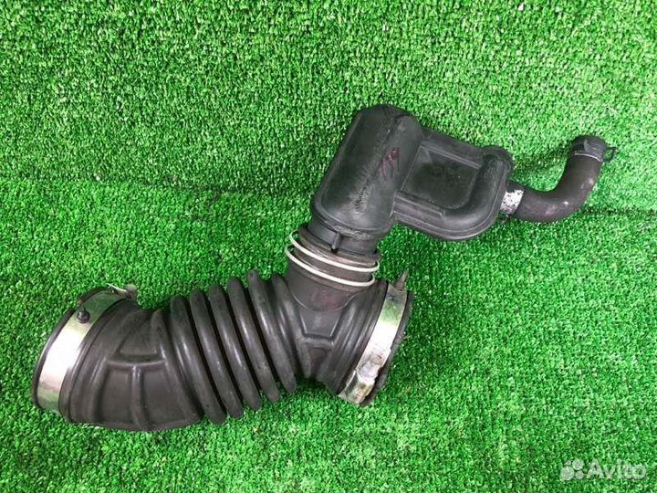 Патрубок воздушного фильтра Nissan Sentra B17