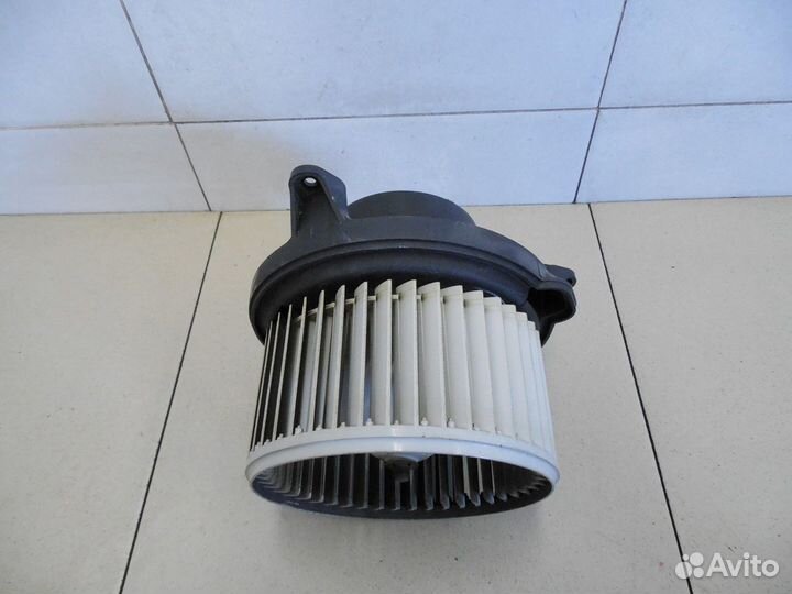 Моторчик отопителя Navara (D40) 2005-2015