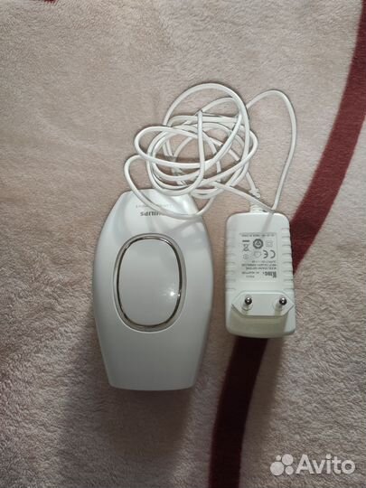 Фотоэпилятор Philips Lumea Essential SC1983/00