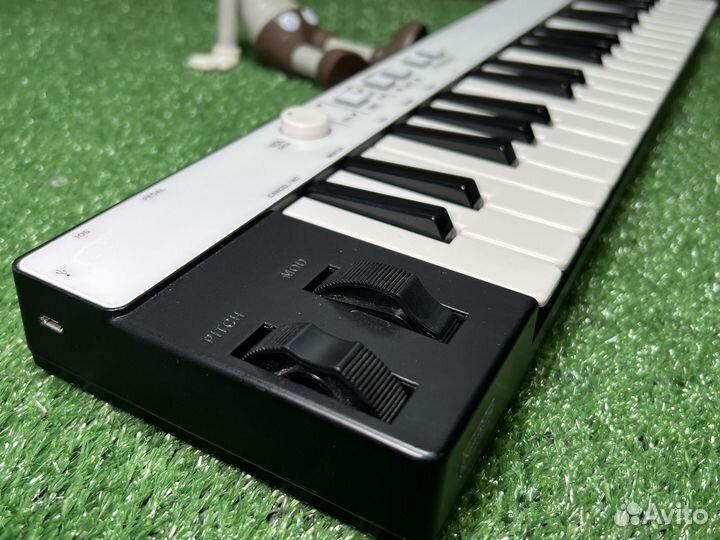 Midi-клавиатура IK Multimedia iRig keys