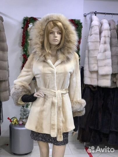 Шуба норковая жемчуг с рысью.Италия