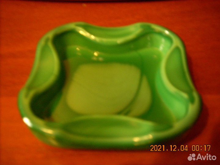 Пепельница из малахитового стекла времен СССР