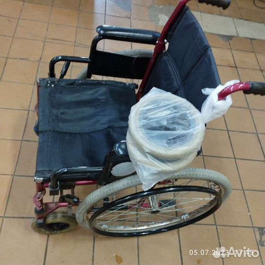 Инвалидная коляска складная бу