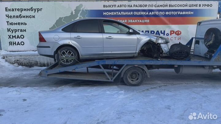 Крышка зеркала внутренняя левая Ford Focus 2 4M51A