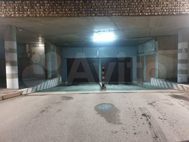 Машиноместо, 14 м²