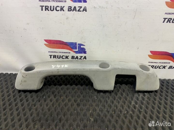 1643367 Ручка решетки радиатора правая