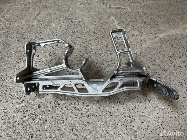 Подрамник нижних рычагов BRP 518327487