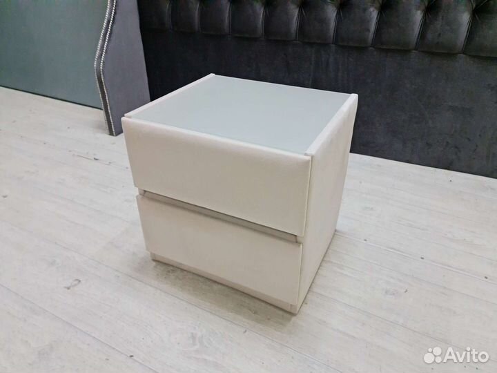 Тумба прикроватная