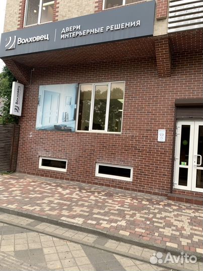 Магазин двери, Волховец