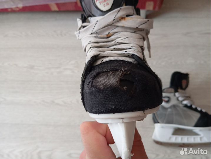 Коньки хоккейные