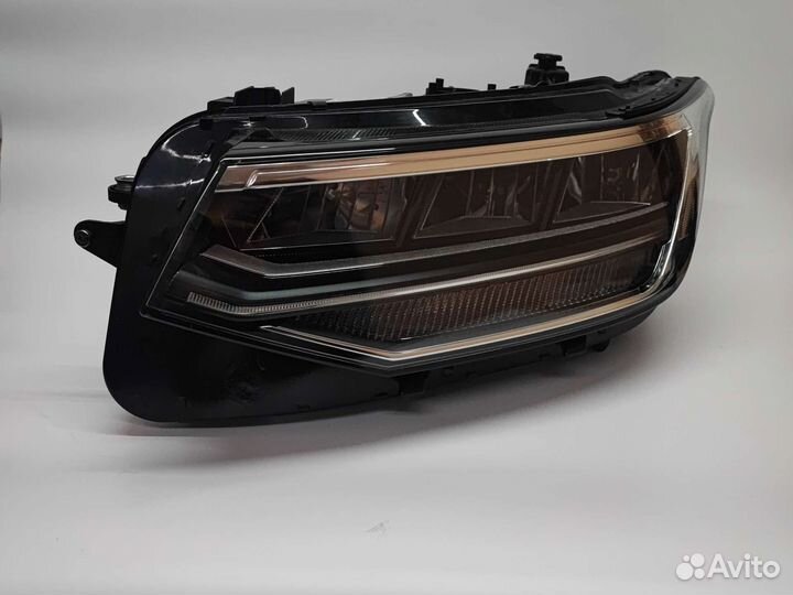 Фара левая на Volkswagen Tiguan 20