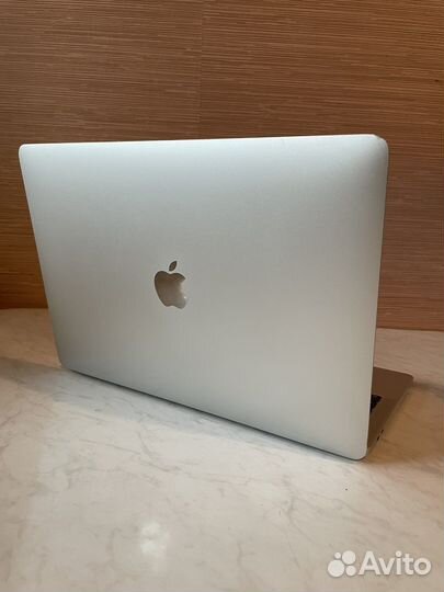 Apple MacBook Pro 13” 2016