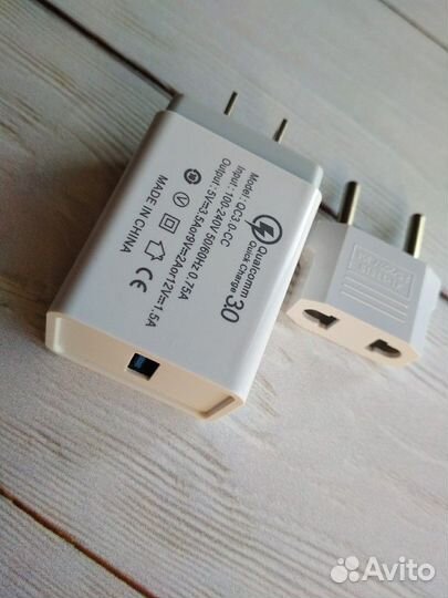 Адаптер питания (зарядное устройство)