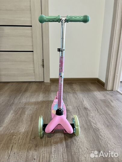 Самокат трехколесный