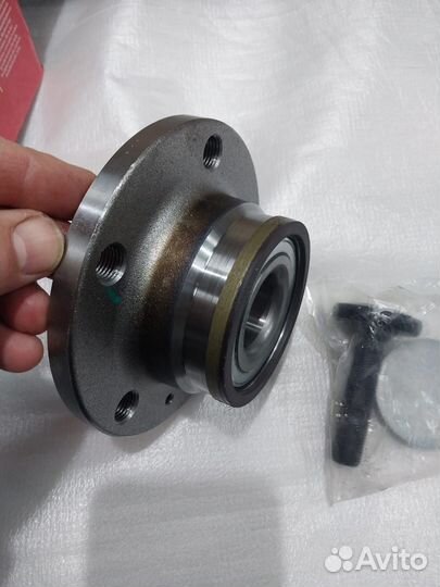 Ступичный подшипник задний volkswagen touran 2009