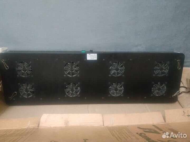 LED лампа для растений