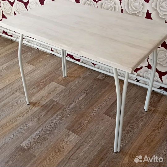 Кухонный стол