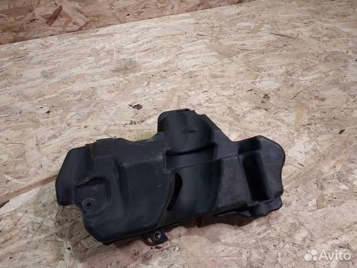 Крышка двигателя Renault Megan 2 кожух форсунок