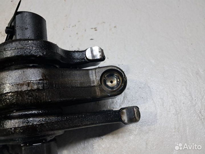 Вал рокеров задний левый Scania 5 поколение