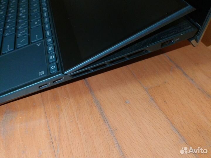 Ноутбук Asus Zenbook Pro Duo 15 oled