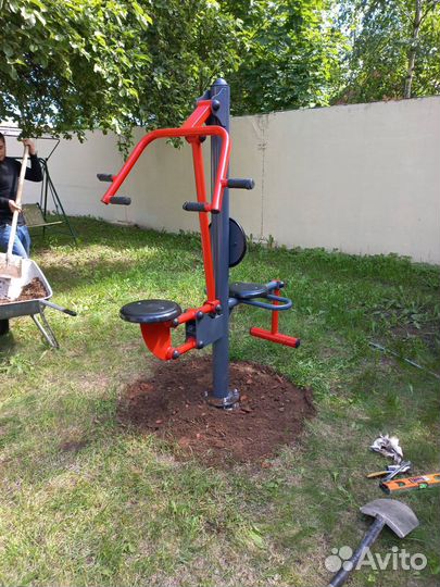 Уличный тренажер