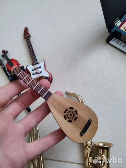 Инструменты музыкальные миниатюра