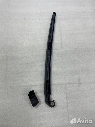 Поводок заднего дворника Ауди А6 С6 Avant